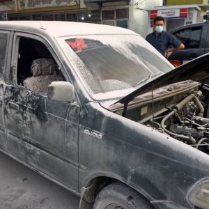 Mobil-Bekas-Kebakar-1 Mobil-Bekas-Kebakar-1